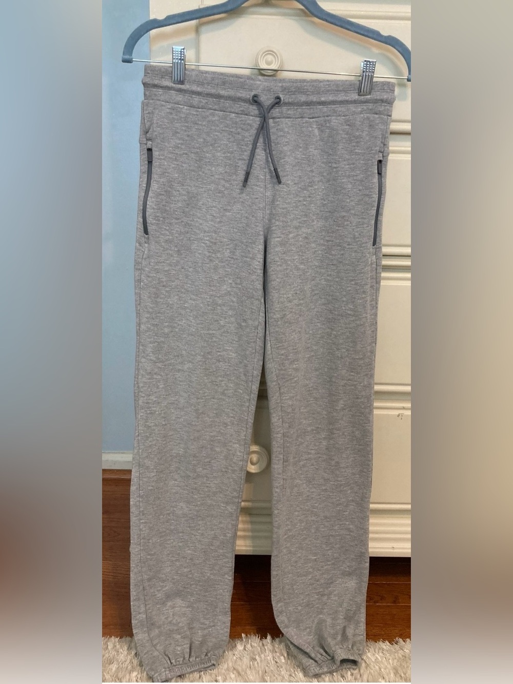 Athleta Girls joggers with zipper pockets - gray - size XL (14)